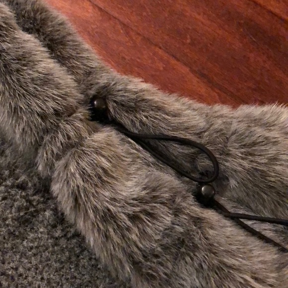 Faux Fur Vest Gray Staple - Picture 5 of 5